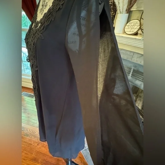 Little Black Dress Long Sheer Sleeves Open Arms Embroidered Front Women’s Large - Picture 5 of 7